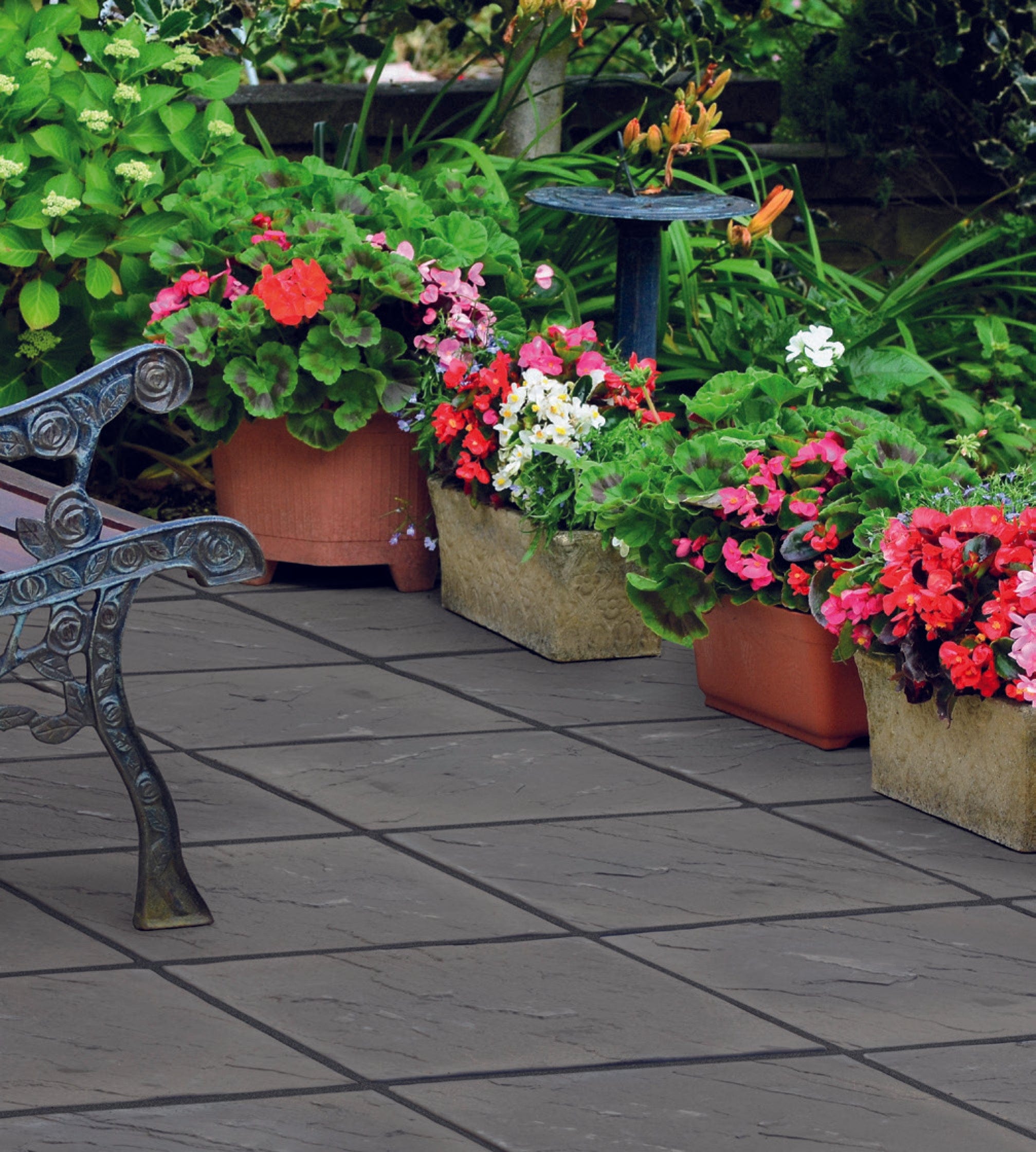 Bradstone Edale Paving in Dark Grey